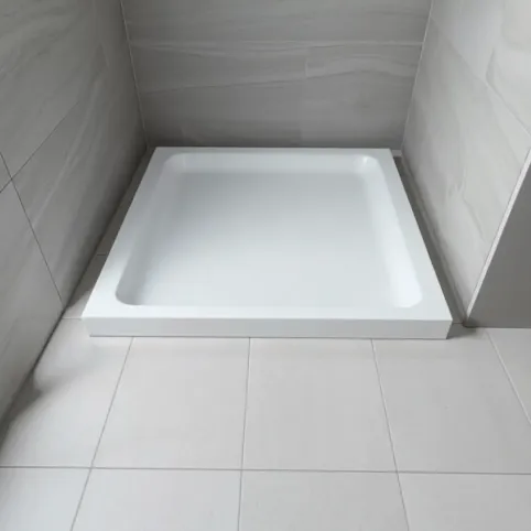 Montaż niskiego brodzika na płytkach