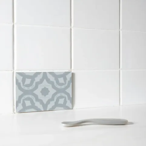 Naklejki na płytki jak naklejać